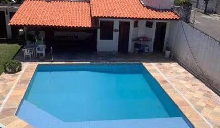 Casa a venda com 360m com 7 quartos sendo 5 suítes em Jauá