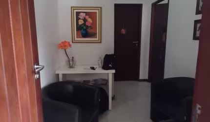 Sala comercial com 28m na Pituba