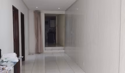 Casa térrea e ampla com 3/4 na Liberdade