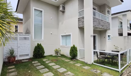 Casa duplex solta em Vilas do Atlântico
