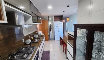 Lindo apartamento mobiliado e vista mar