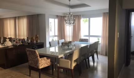 Casa Imponente à Venda – Conforto, Espaço e Sofisticação em Condomínio Fechado