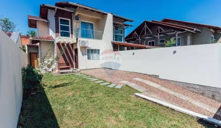 Sobrado Ideal em Indaial, SC! (Com 2 suítes e energia solar fotovoltaica)