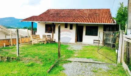 Casa com 3 dormitórios no Bairro Benedito, em Indaial/SC