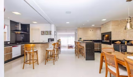 Casa com 3 dormitórios à venda, 302 m² por R$ 1.880.000,00 - Barreirinha - Curitiba/PR