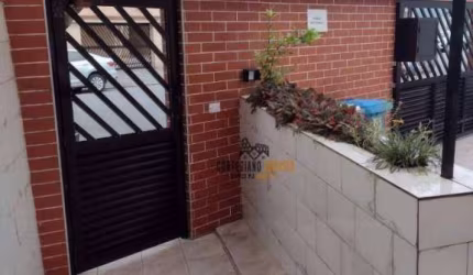 EXCELENTE APARTAMENTO TÉRREO DE 2 DORMITÓRIOS !