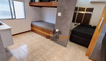 OPORTUNIDADE - LINDO APARTAMENTO DE 1 DORMITÓRIO, 1 QUADRA DA PRAIA À VENDA NO GONZAGA!