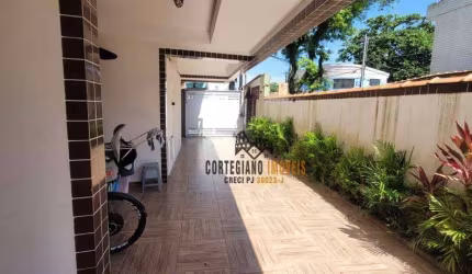 Casa com 3 dormitórios à venda, 112 m² por R$ 575.000,00 - Macuco - Santos/SP