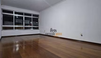 Amplo Apartamento de 03 Dormitórios Com Garagem Fechada à Venda em Santos, SP !