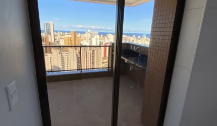 Apartamento à venda de 140m2 com 4 quartos no Caminho das Árvores