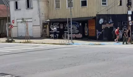 Terreno à venda no Centro, Caxias do Sul  por R$ 850.000