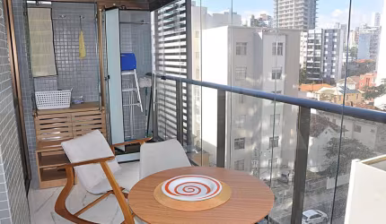 Apartamento mobiliado na Barra em Salvador com vista mar, para venda.