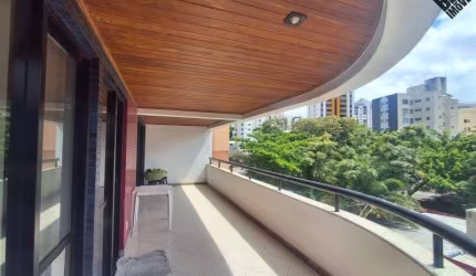 3 suítes mais gabinete, nascente total, varandão, lavabo, 3 vagas de garagem soltas