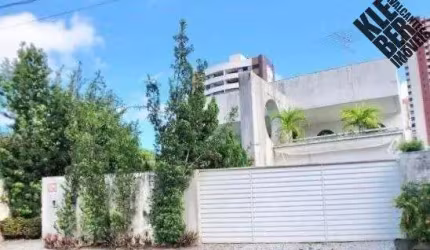 Casa à venda em condomínio fechado na área mais nobre do Caminho das Árvores!