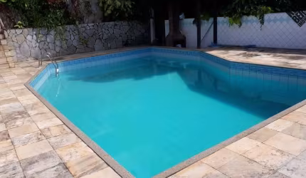 Imperdível oportunidade: Casa à venda em Salvador-BA, bairro Candeal, 4 quartos, 1 suíte, 3 salas, 5 banheiros, 2 vagas de garagem, 355m²