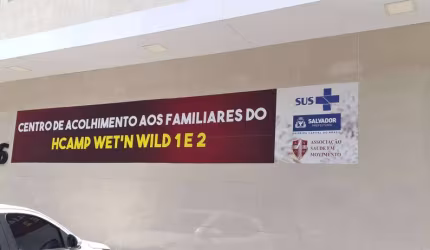 Prédio pronto para funcionar Clínica Médica, Rio Vermelho - Frente de Rua Movimentada