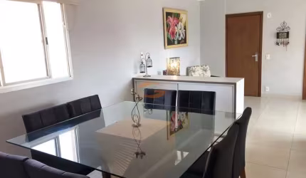 Um Apartamento A Venda no Edifício Vila Imperial .
