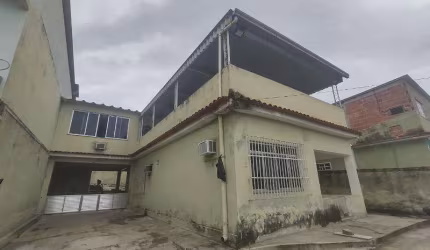 Casa para Venda em Nova Iguaçu, Engenho Pequeno, 4 dormitórios, 1 suíte, 4 banheiros, 3 vagas