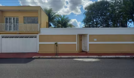 Casa para Venda em Araçatuba, Aviação, 3 dormitórios, 1 suíte, 3 banheiros, 2 vagas