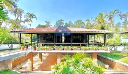 Casa TÉRREA 100% avarandada, voltada para natureza -  Granja Viana