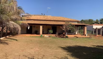 Rancho para Venda em Araçatuba, Conjunto Habitacional Claudionor Cinti, 2 dormitórios, 2 suítes, 3 banheiros