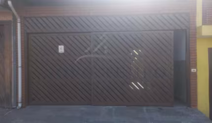 Sobrado com 2 dorms e 2 vagas no Jardim Tupanci - Aceita permuta