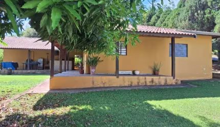 Imperdível casa para locação em Jaguariúna-SP, Chácara Recreio Floresta - 3 quartos, 1 suíte, 2 salas, 2 banheiros, 5 vagas de garagem, 150m²!