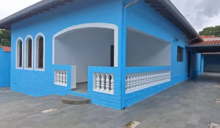 Aluguel de Casa de Luxo em Jaguariúna-SP: 3 Quartos, 1 Suíte, 2 Salas, 3 Banheiros e 4 Vagas de Garagem no Jardim Venturini!