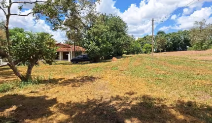 Sítio à Venda ou Locação em Jaguariúna-SP, Bairro Condomínio Rural Colméia: 3 quartos, 3 suítes, 2 salas, 4 banheiros, 2 vagas, 44.000m².