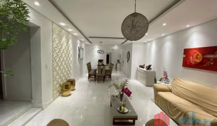 Apartamento à venda Centro em São Vicente