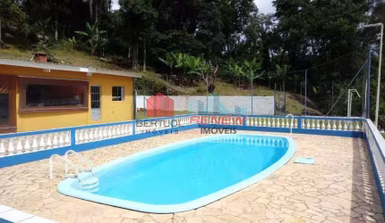 Chácara à venda, 12.300 m² de terreno, 860 m² de construção em Mairinque SP