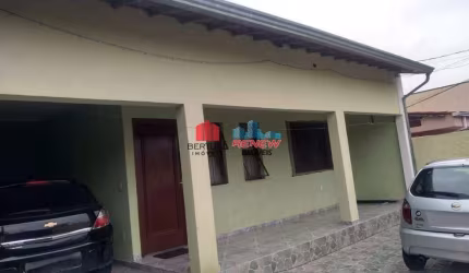 Casa para vender em Valinhos no Alto da Colina, com 03 quartos, sala, cozinha ,e Edícula nos fundos com banheiro.