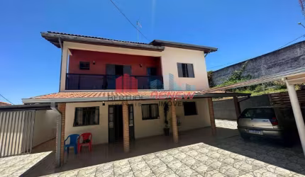 Casa à venda, no Jardim das Vitórias Régias em Valinhos/ SP.