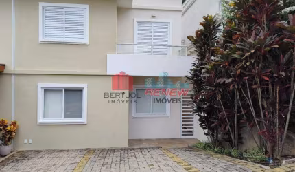 Casa em Vila Condomínio em Valinhos,com 03 quartos sendo 01 suíte,lavabo,banheiro social,cozinha planejada,espaço gourmet excelente,portaria 24 horas