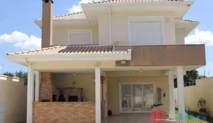 Lindo sobrado à venda no Jardim Panorama, com 316m2, 3 Quartos e 5 Banheiros