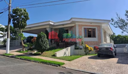 Casa no Condomínio Portal do Lago á venda em Valinhos - SP