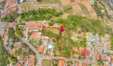 Terreno/Área localizado no Pinheirinho para uso comercial/residencial