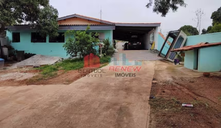 Chácara para vender em Valinhos defronte ao Colégio Porto Seguro,ideal para uso Comercial.