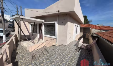 Casa à Venda para Uso Comercial ou Residencial no Bairro Santa Rosa, Vinhedo/SP