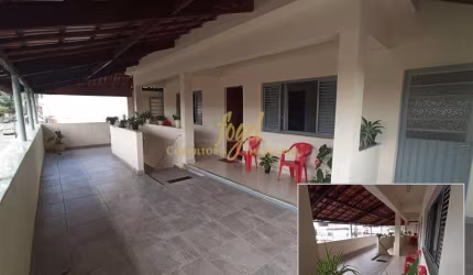Benfica / Casa com Excelente Localização - Amplo Terreno com 3 Casas Reformadas - 6 Vagas