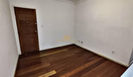 Jardim Glória - Apto 2/4 (1 Suíte) - Tábua Corrida - Excelentes Cômodos - Amplas Cozinha e Área de Serviço - 1 Vaga Fixa