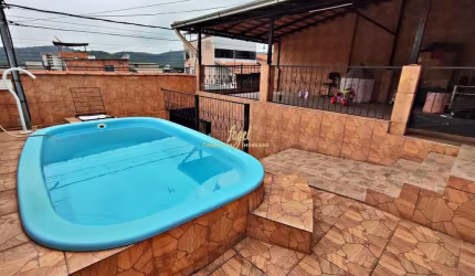 Jóquei I - Ampla Casa com 5/4 - Piscina - Amplo Terraço - Amplo Terreno c Árvores Frutíferas