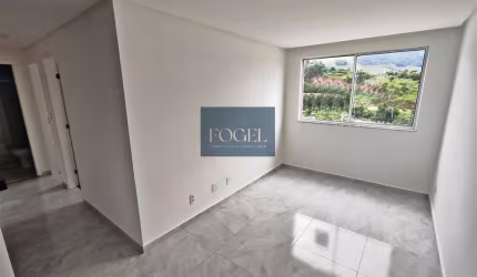 Barbosa Lage - Excelente Apto 2/4 - Piso Porcelanato - Portaria 24h - 1 Vaga