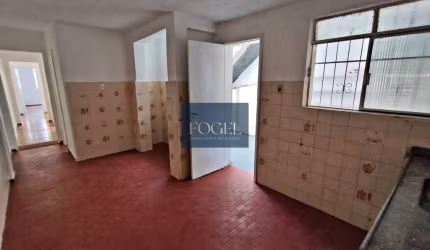 Bairú - Casa 2/4 - Excel Localização - Ampla Cozinha - Quintal - Rua Tranquila