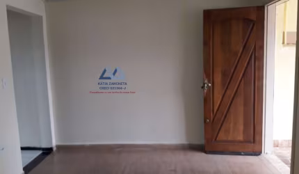 Casa com quintal privativo ensolarado Taboão SBC
