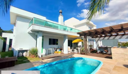 Casa para Venda em Tramandaí, PETROBRAS, 4 dormitórios, 2 suítes, 5 banheiros, 2 vagas