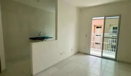 Condomínio Lagoa Park - Vendo Apartamento 2 Quartos, sendo 1 Suíte - Com Sacada