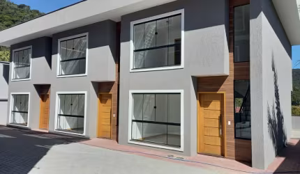 Casa Prontas - Lançamento! À PARTIR DE R$ 660.000,00, Todas 3Qtºs (2Stes), 2 Vagas, Bairro super tranquilo.