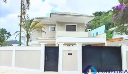 Casa 1ª locação 170m², 3Qtºs (1Ste Master), Terreno 270m², Garagem, espaço Gourmet, Comary.