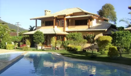 Casa Cond. 187m² - Alto/Teresópolis - 4Suítes - R$ 1.350.000,00 Ref. 508 - Lazer completo no Cond. - Excelente localização.